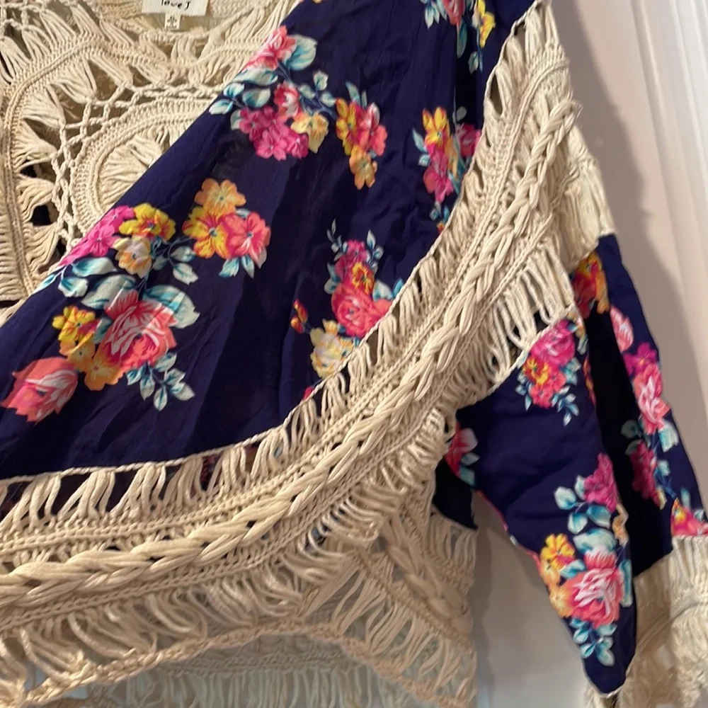 Love J crochet XL top. Floral. Boho. - Picture 6 of 6